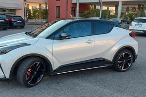 Toyota C-HR Gr Sport 2.0 bianco 