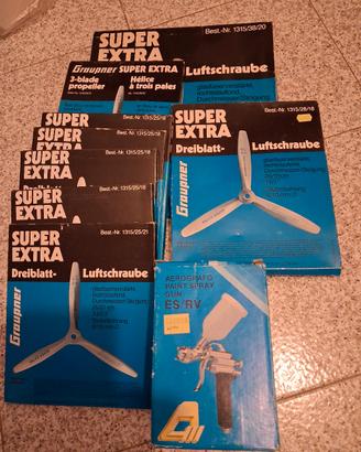 nr. 8 eliche a 3 pale di diverso formato+aerografo