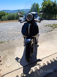 Scooter Bevery PIaggio 500cc