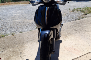 Scooter Bevery PIaggio 500cc