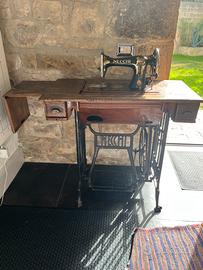 Macchina da cucire Necchi originale anni ’30/’40.
