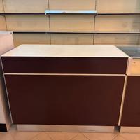 arredamento e scaffalatura luminosa 