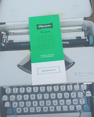 Macchina da scrivere Olimpia Deluxe 