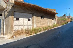 Magazzino+ garage piccolo+ corte terreno
