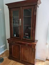 Credenza con vetrina