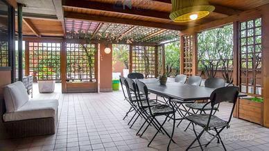 Attico / Mansarda di 217 m² con più di 5 locali e 