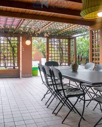 Attico / Mansarda di 217 m² con più di 5 locali e 