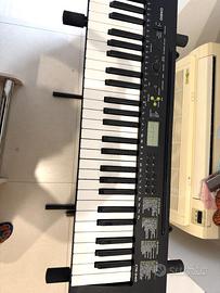 Tastiera Casio CTK-240 con supporto