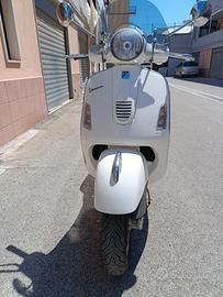 Vespa 300 Gts super