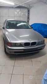 BMW 523i (E39)