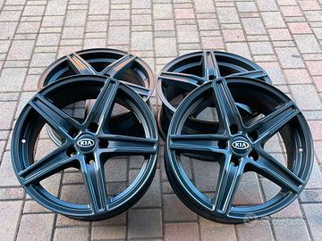 Cerchi in lega R17 MAT BLACK