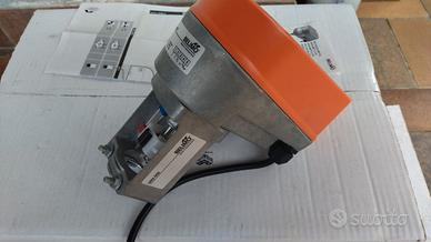 Belimo AttuatoreNVY24-MFT+Regolante globo UNV-002