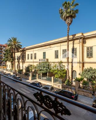 Ampio Appartamento con Giardino Privato