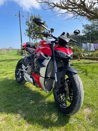 DUCATI STREETFIGHTER V4
