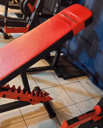 panca rossa marvo sport con accessori 