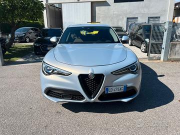 Alfa Romeo Stelvio 2.2 Turbodiesel 190 CV AT8 Q4 B