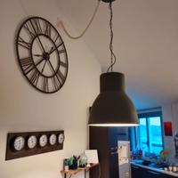 Lampada a sospensione ed orologin stile industrial