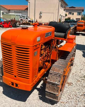 Trattore a cingoli FIAT 25