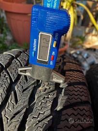 Pneumatico Gomma Gomme RUNWAY 185/65 R15 88T M+S