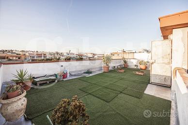 1º Ult.Piano Terrazza e 2 Posti Auto Cucina Arred