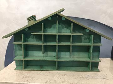 Casetta in legno da appendere al muro