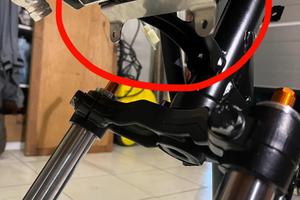 RIPARAZIONE/MODIFICA STAFFA CARENA ANTERIORE AEROX