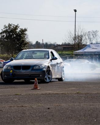 BMW E90 330i