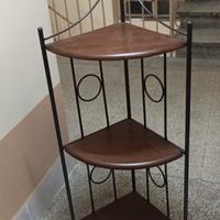 angoliera con mensole 