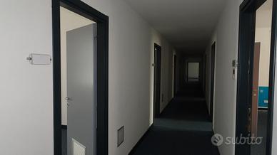 Multiufficio in zona industriale