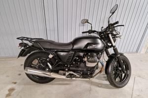 Moto Guzzi V7 II Stone