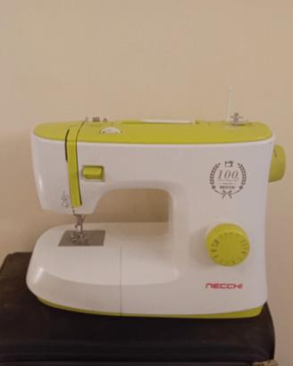 Macchina da cucireNecchi K408A.