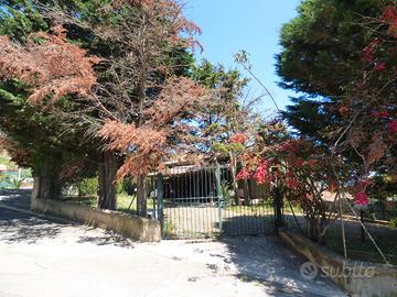 Porzione di villa al Golden Hill III V/120