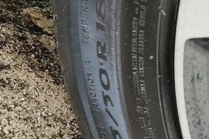 4 pneumatici 225 50 R 18 usati