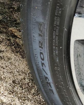 4 pneumatici 225 50 R 18 usati
