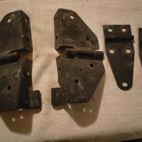 Cerniere parabrezza e cofano