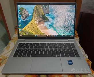 HP 640 G9 - intel Core i5 1245U con 32GB RAM