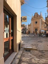 Locare commerciale/piazza del popolo