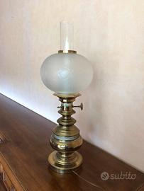 Lampada da tavolo vintage ottone