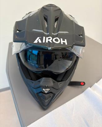 Casco Airoh Commander