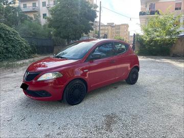 Lancia Ypsilon 1.2 69 CV 5 porte S&S Gold