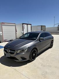 MERCEDES CLA 200