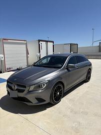 MERCEDES CLA 200