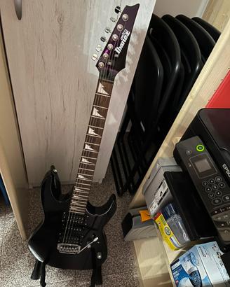 Chitarra elettrica ibanez e amplificatore