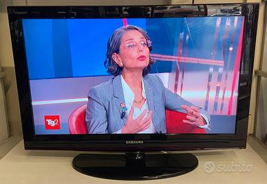 Televisore 32" Samsung LE32C450E1W