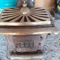 Stufa a legna perfettamente funzionante