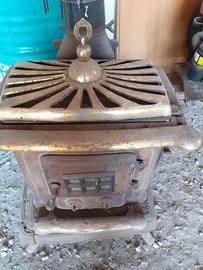 Stufa a legna perfettamente funzionante