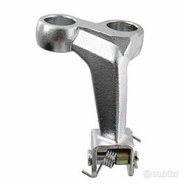 Staffa supporto pedana SX anteriore Supershadow