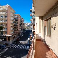 5 vani con garage tra Parco Vulcania e via Etnea