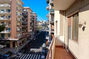 5 vani con garage tra Parco Vulcania e via Etnea