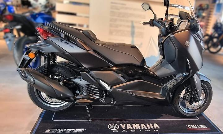 Yamaha X-Max 125 TECH MAX Tuo da € 61,00 al mese!